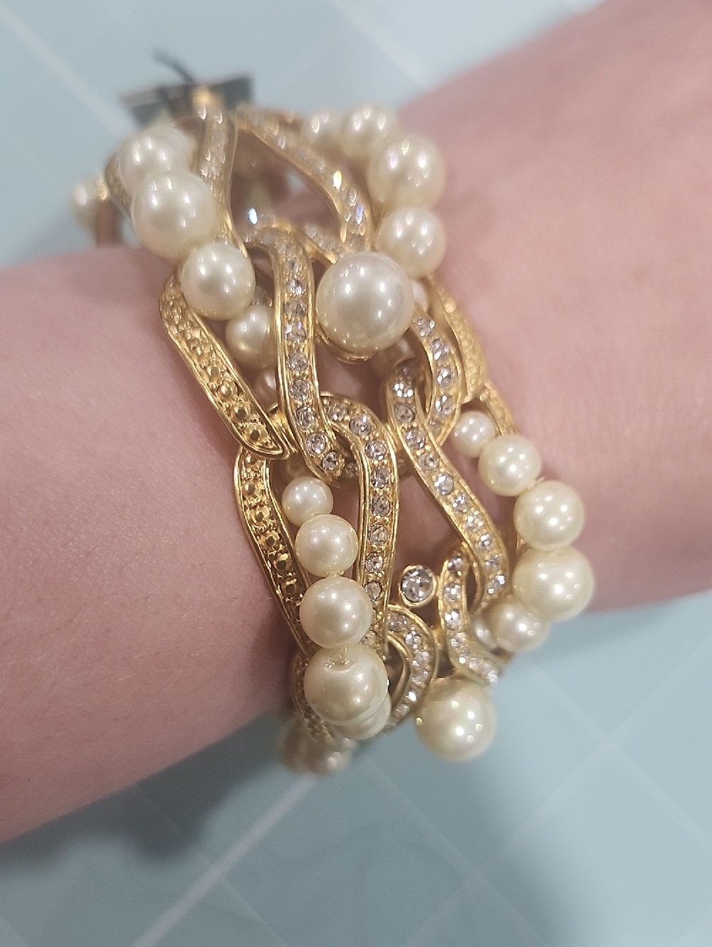 Carolee Lux Gold Tone Pearl & Crystal Link Bracelet